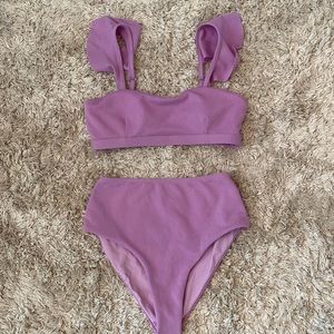 Super cute lilac purple high waisted bikini! Never worn💜💜 size small!!